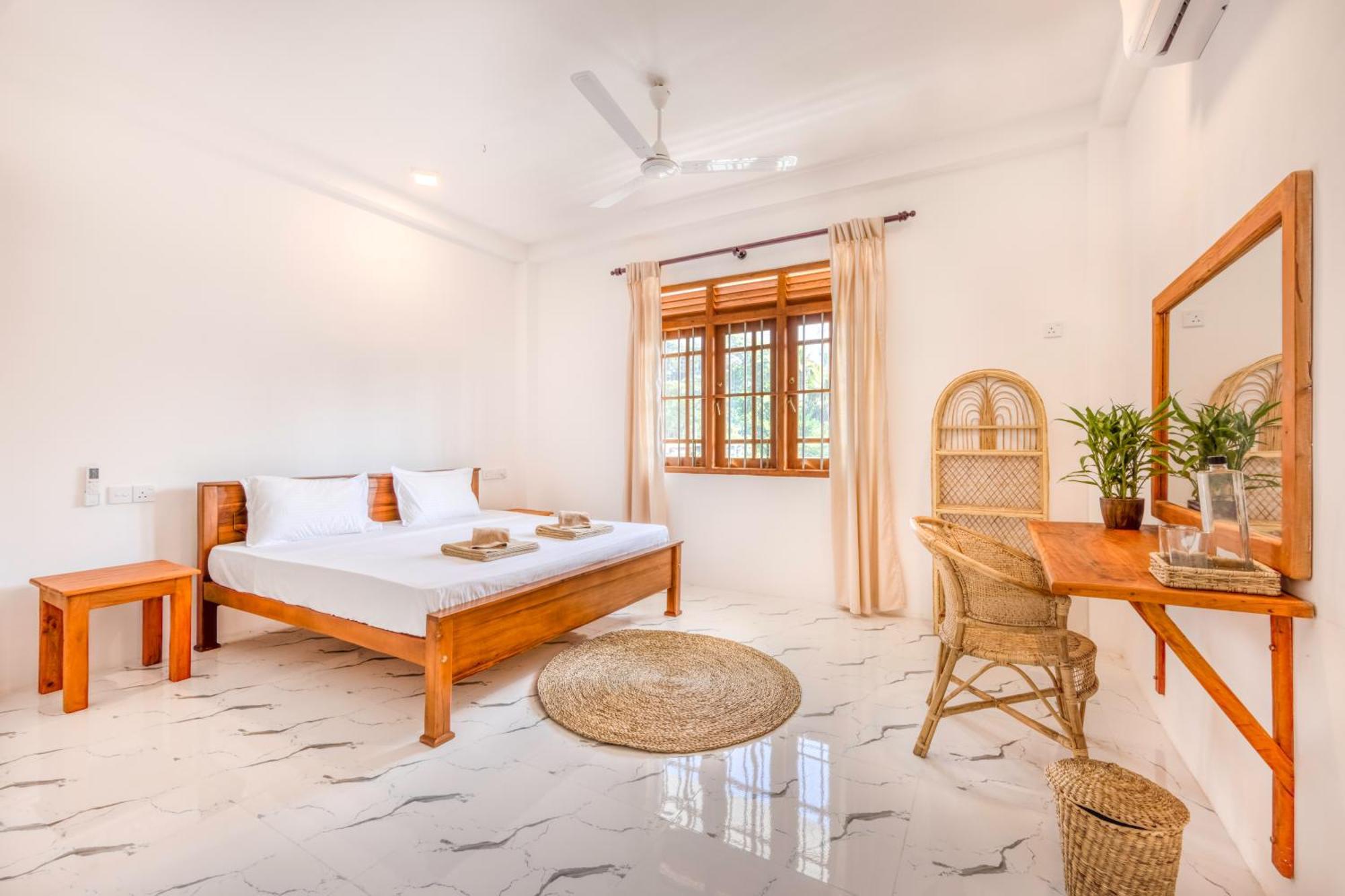 Makai Surf House Hotel Ahangama Luaran gambar