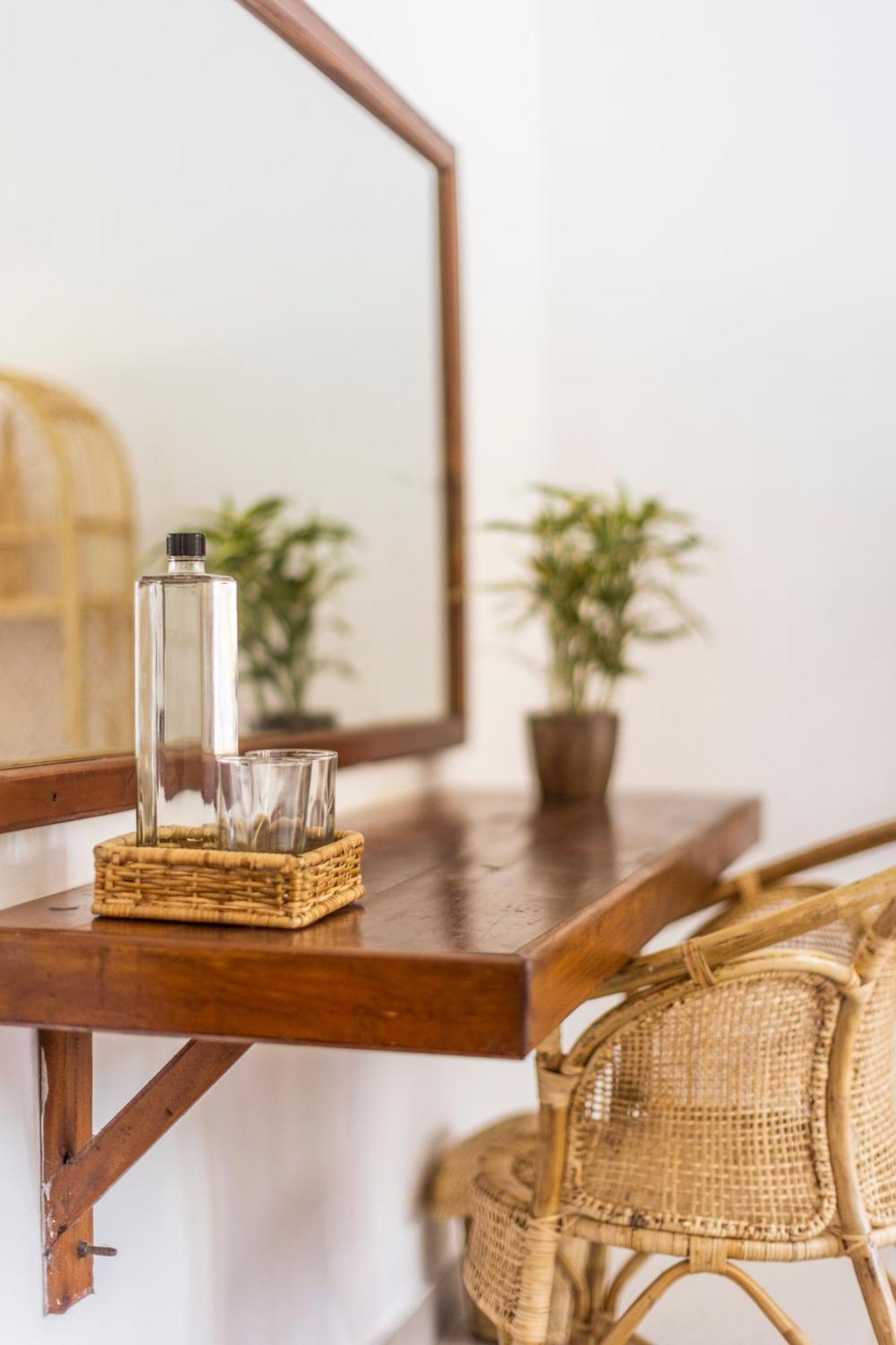 Makai Surf House Hotel Ahangama Luaran gambar
