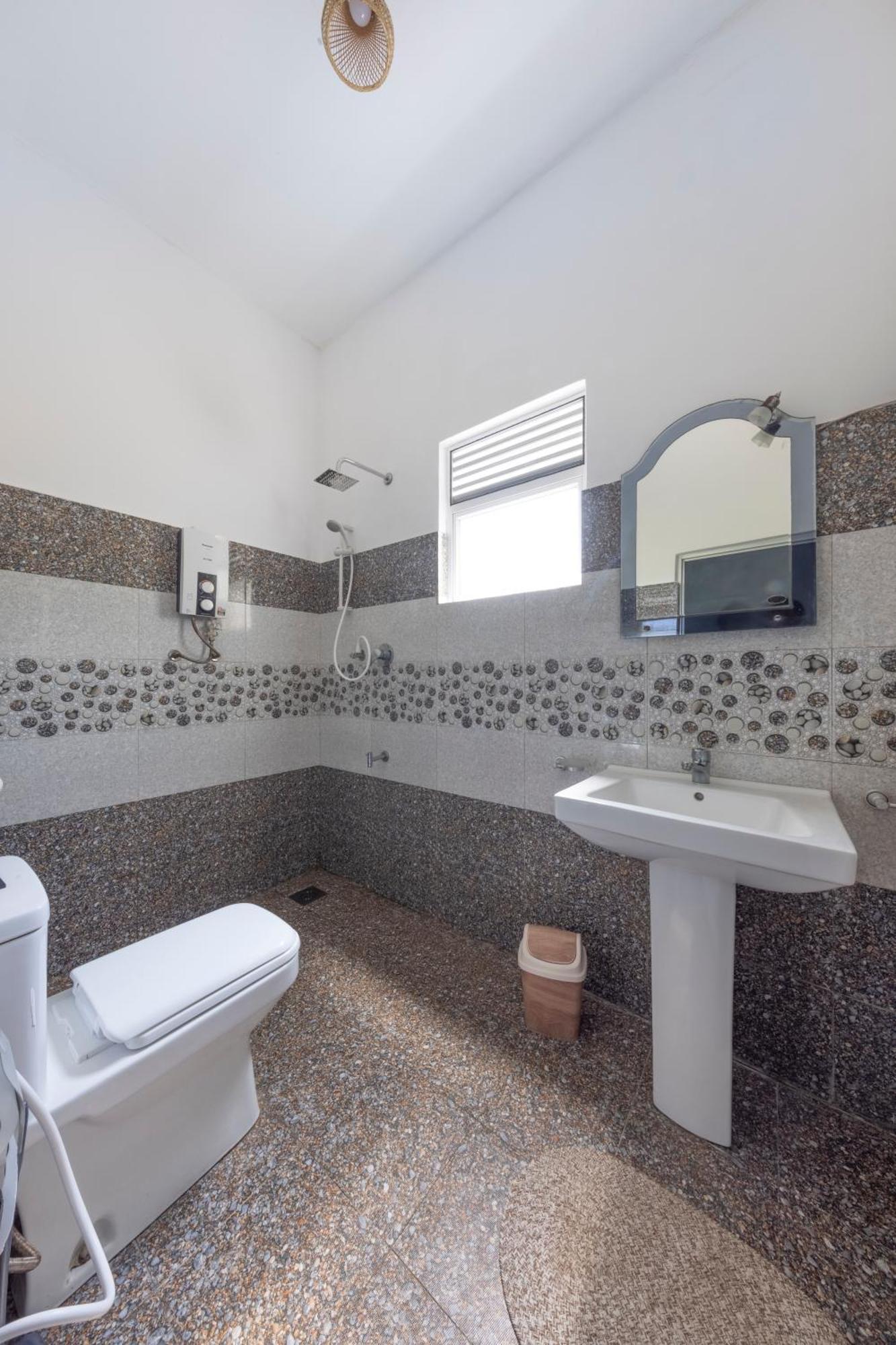 Makai Surf House Hotel Ahangama Luaran gambar