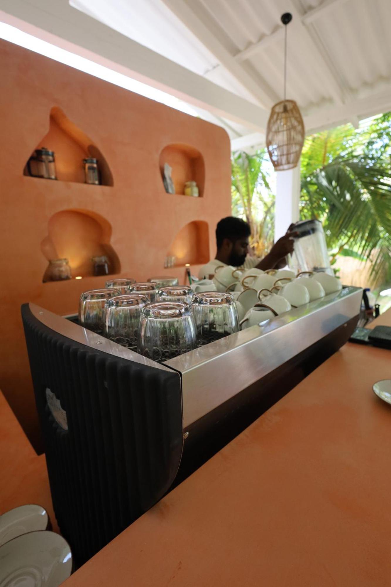 Makai Surf House Hotel Ahangama Luaran gambar
