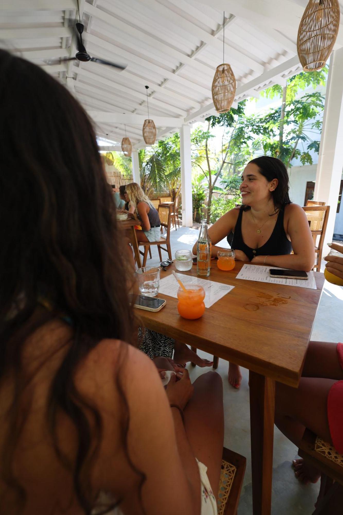 Makai Surf House Hotel Ahangama Luaran gambar
