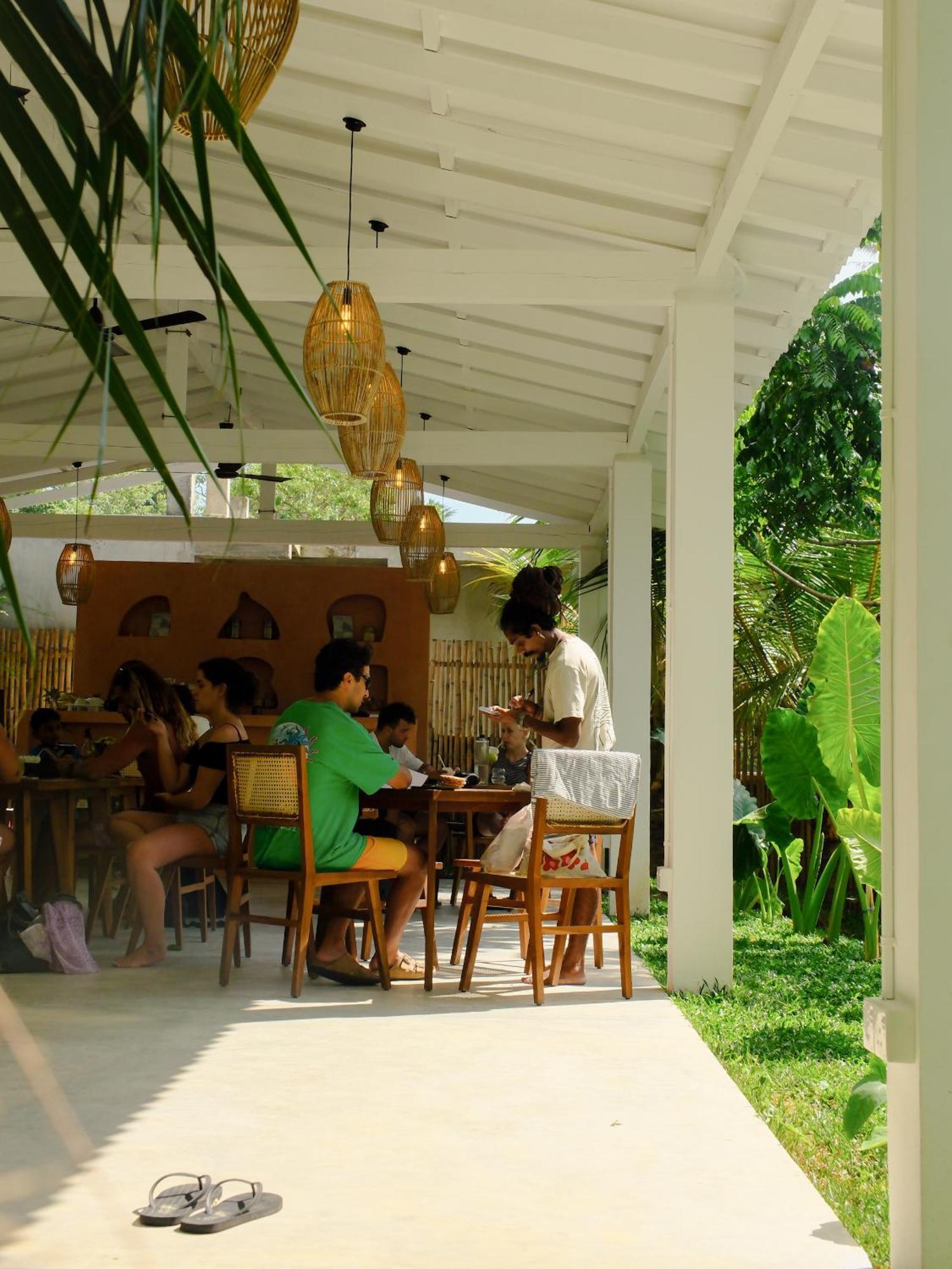 Makai Surf House Hotel Ahangama Luaran gambar