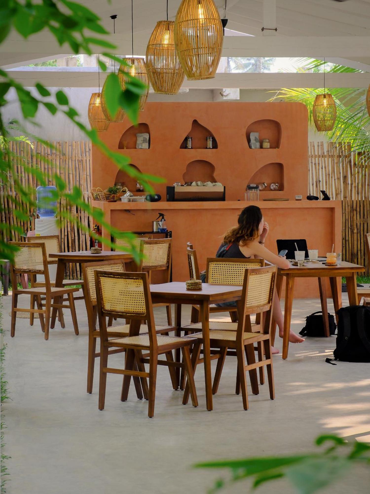 Makai Surf House Hotel Ahangama Luaran gambar